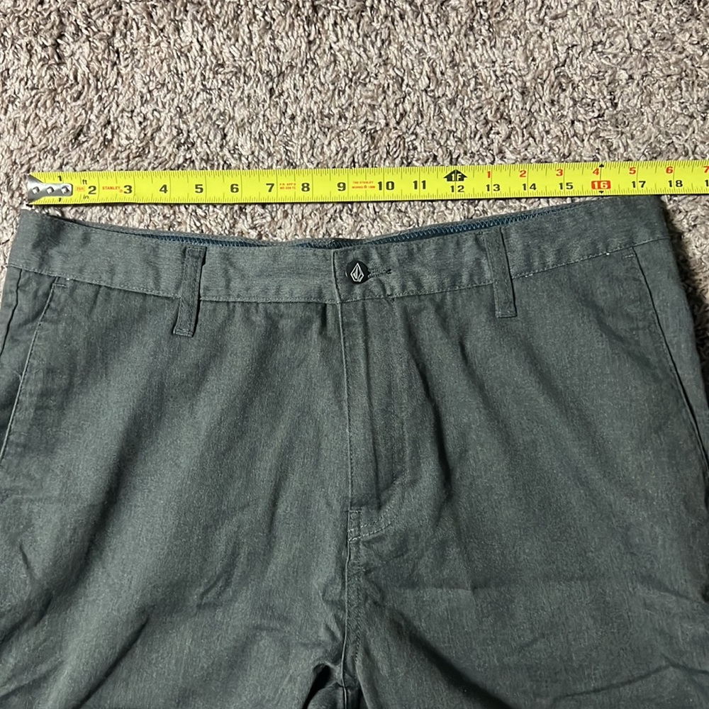 Volcom Shorts - Picture 7 of 7